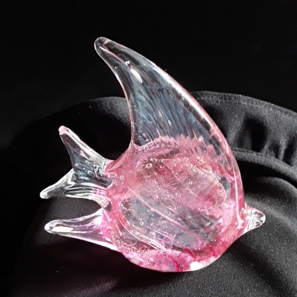 PINK FISH PAPERWEIGHT - Picture 1 of 5